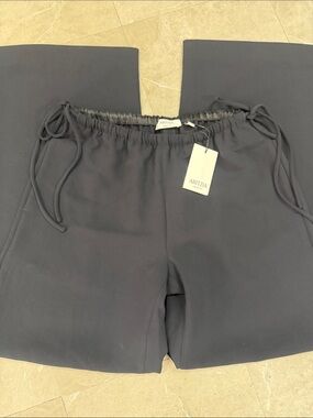 aritzia wide-leg drawstring waist pants in black color